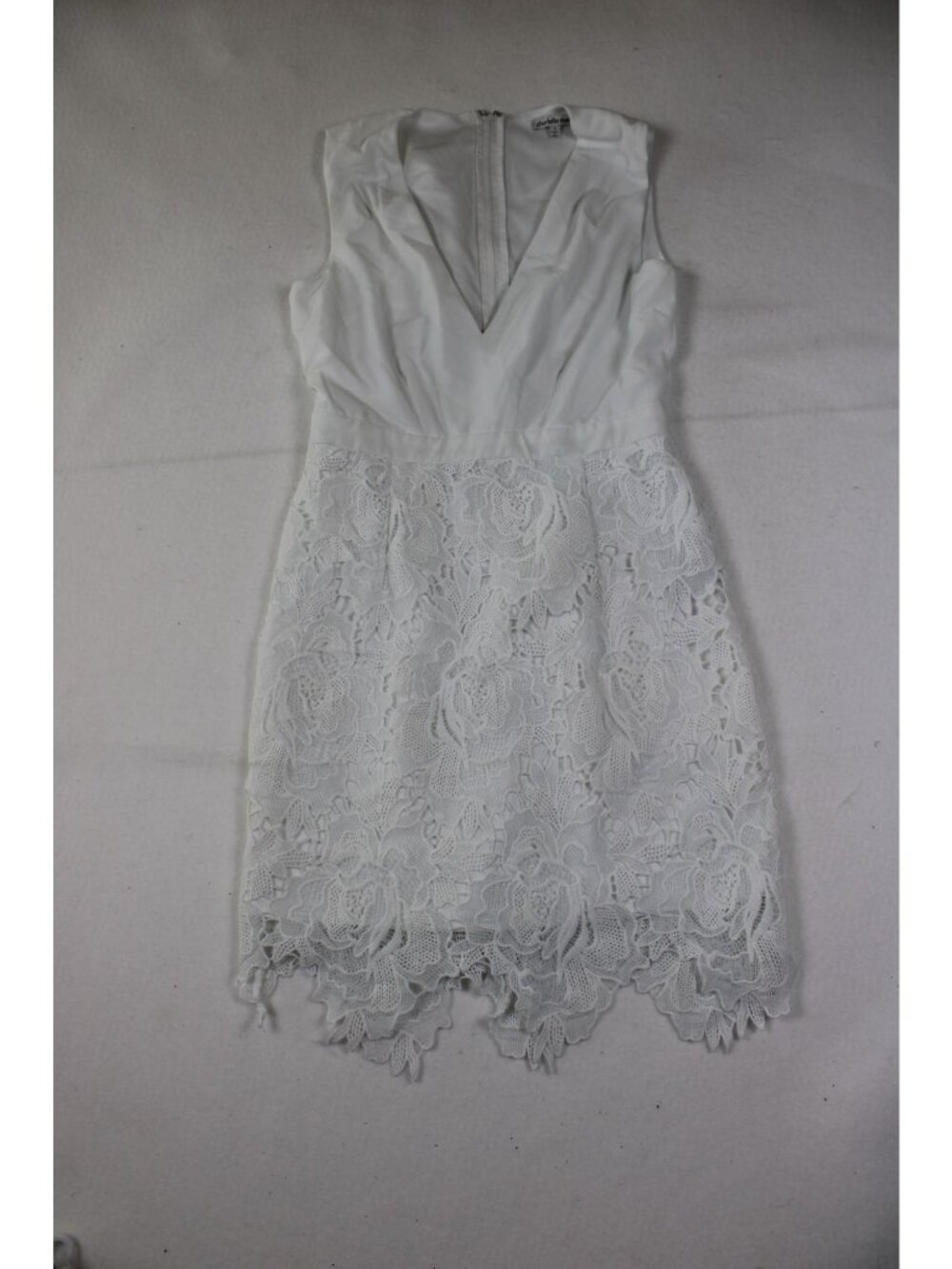 Charlotte Russe White Sleeveless Lace Mini Dress Size S With V-Neck & Back Zippe